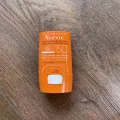 Отзыв на стик для защиты от солнца SPF50 EAU THERMALE AVENE Tres haute protection